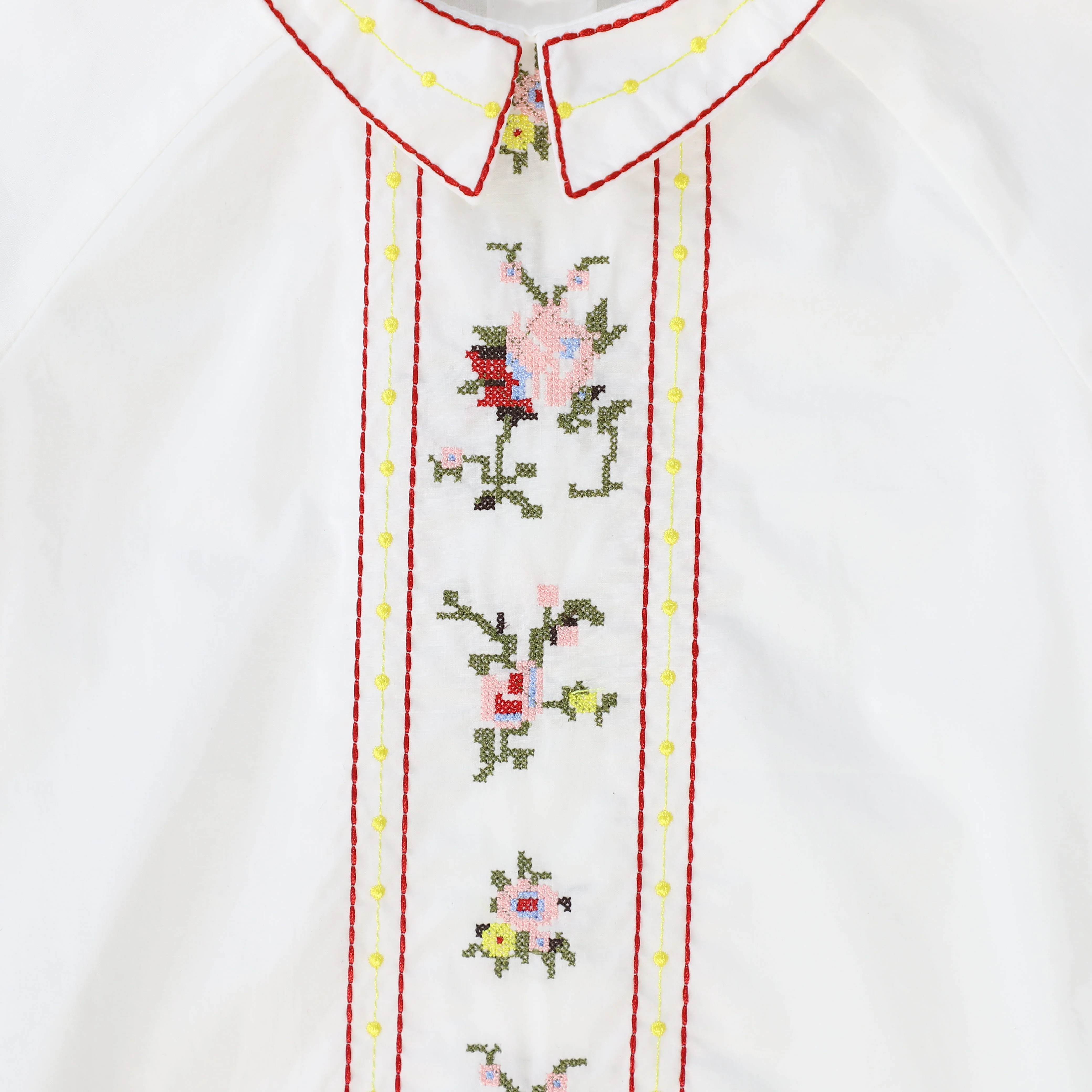 BAMBOO WHITE EMBROIDERED FLOWER BLOUSE - Image 3