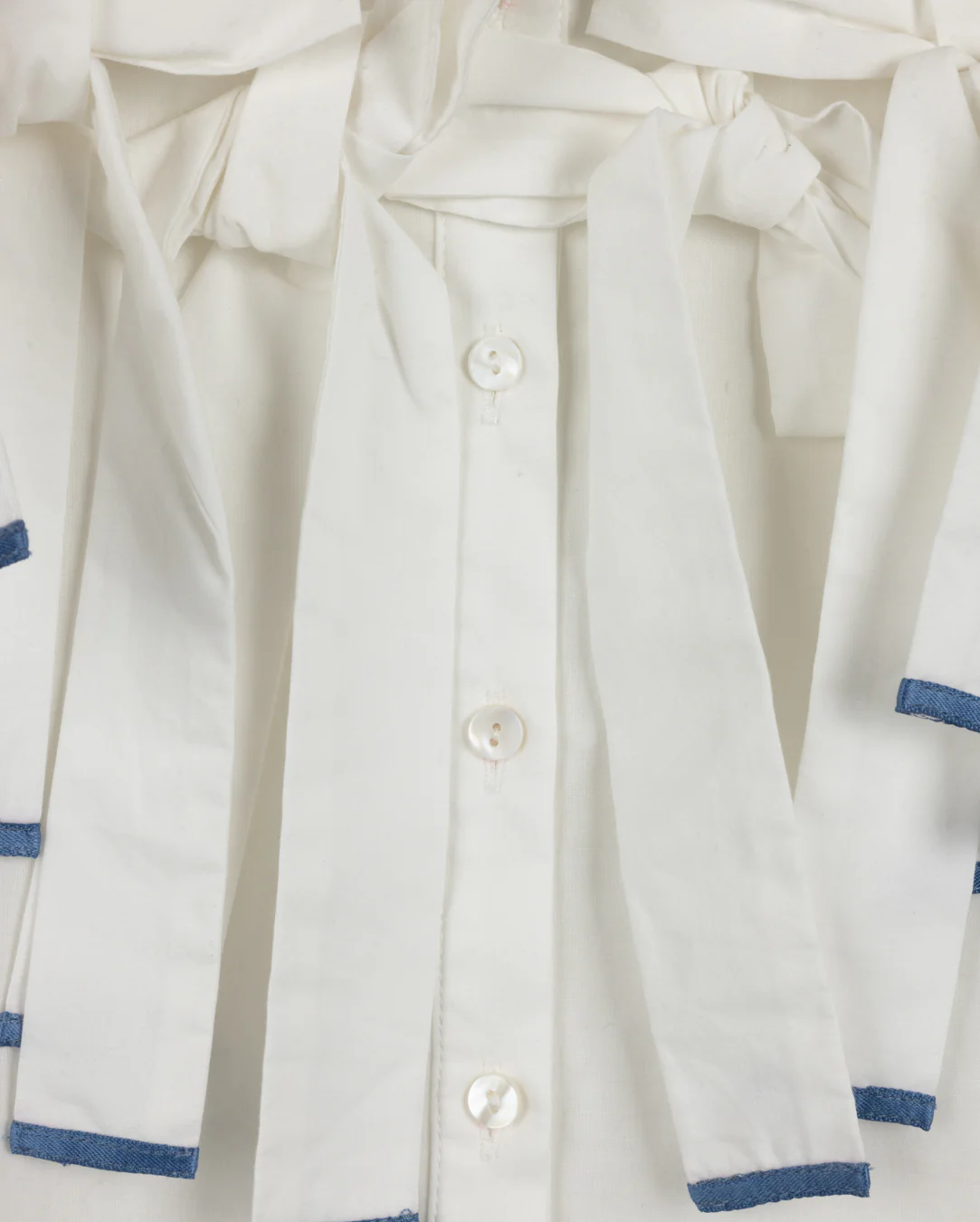 PAPILLON WHITE BOW APPLIQUE SHIRT - Image 2