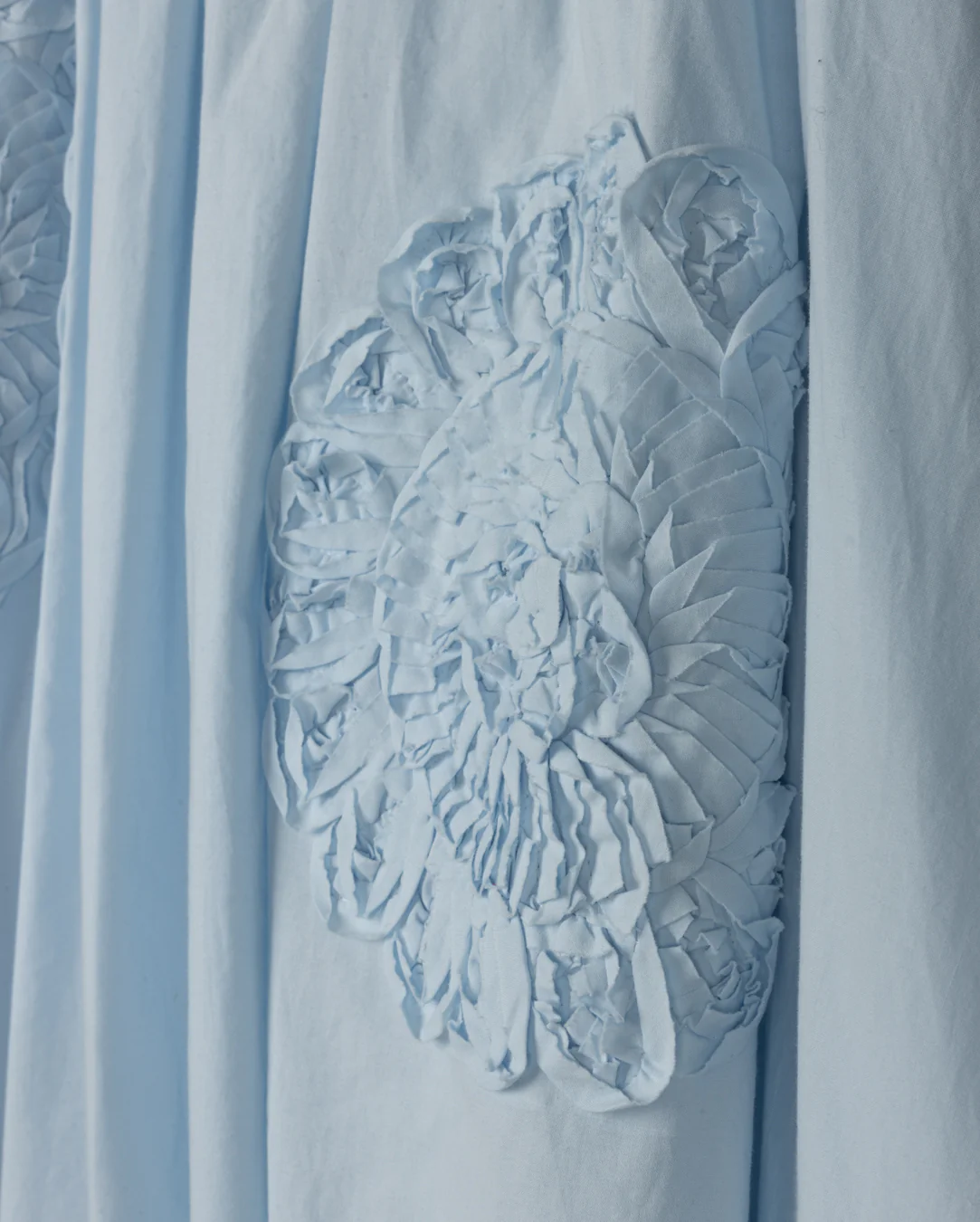 TUSTELLO LIGHT BLUE POPLIN FLOWER APPLIQUE SKIRT - Image 2