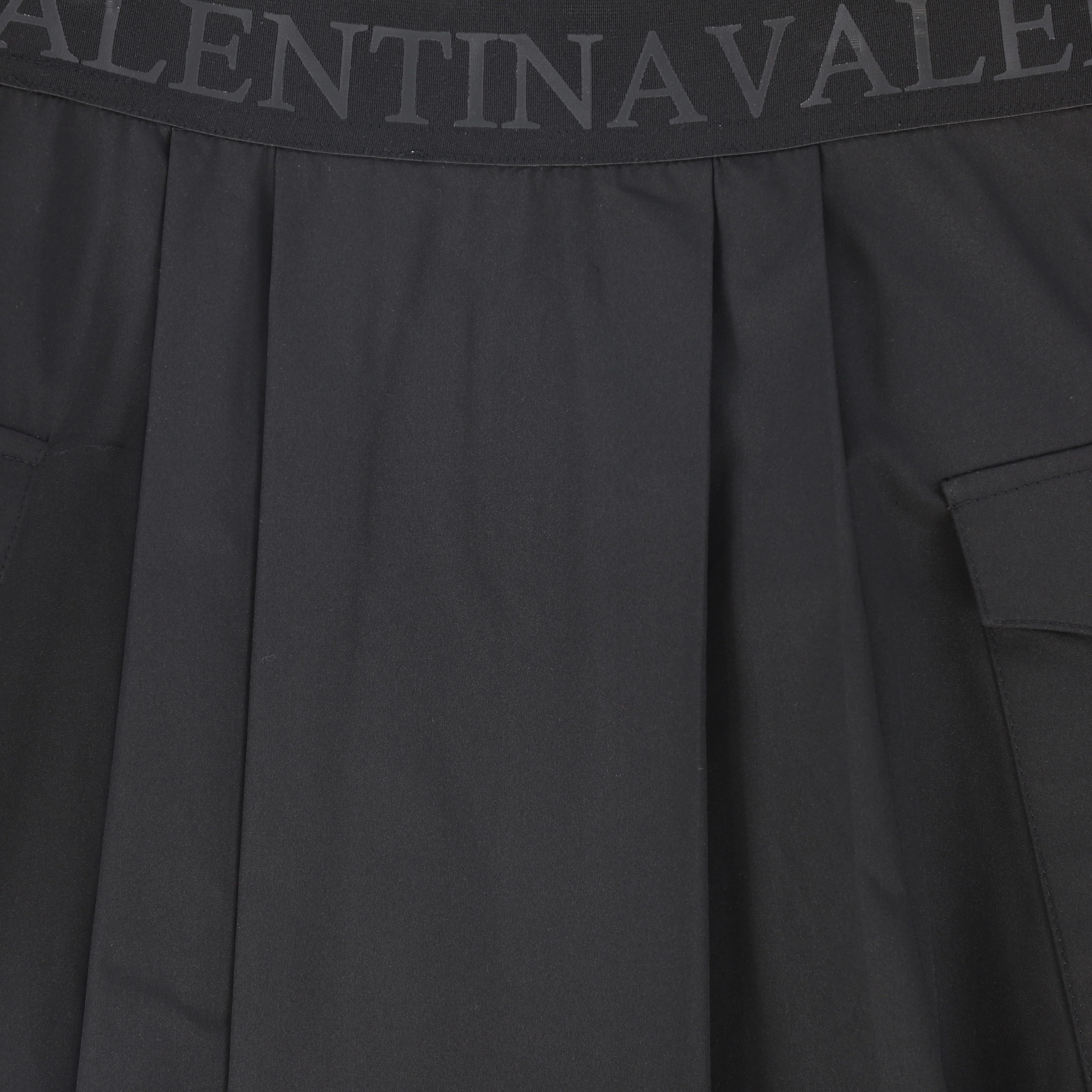 VALENTINA BLACK PLEATED CARGO SKIRT - Image 3